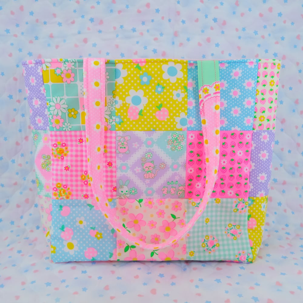 Large Quilted Tote Bag: 03