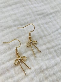 Image 3 of Dainty Bows