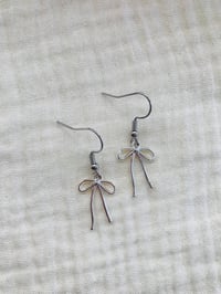 Image 4 of Dainty Bows