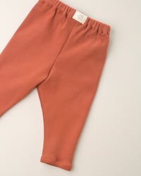 Image 2 of Legging Alma · Sienne côtelé · Coton biologique