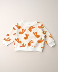 Image 1 of T-shirt Orso · Lapins sur fond écru · Coton biologique