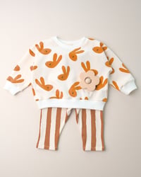 Image 5 of T-shirt Orso · Lapins sur fond écru · Coton biologique