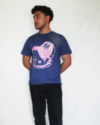 Image 2 of (emo) kitty tee (pink/blue)