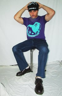 Image 2 of (emo) kitty tee (green/purple)