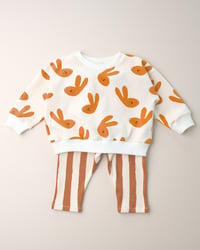 Image 4 of Legging Alma · Caramel rayé côtelé · Coton biologique