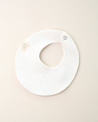 Image 4 of Bavoir rond poires · Double gaze ocre · Coton biologique