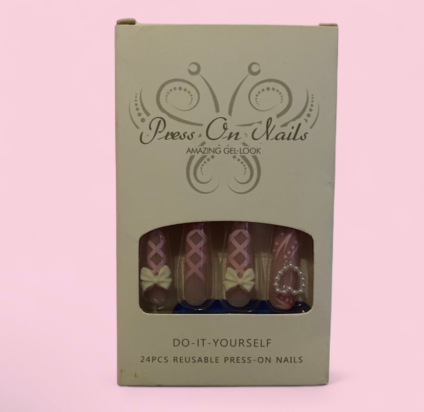 Image of Bow press on nails