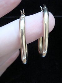 Image 3 of VINTAGE 9CT ORNATE LARGE HOLLOW HOOP EARRINGS 2.2G