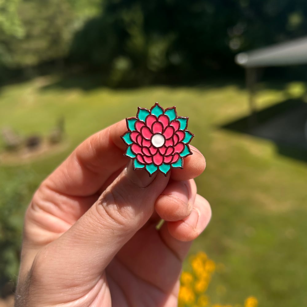 Image of "Flower" Pin
