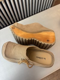 Image 1 of le chateau platforms