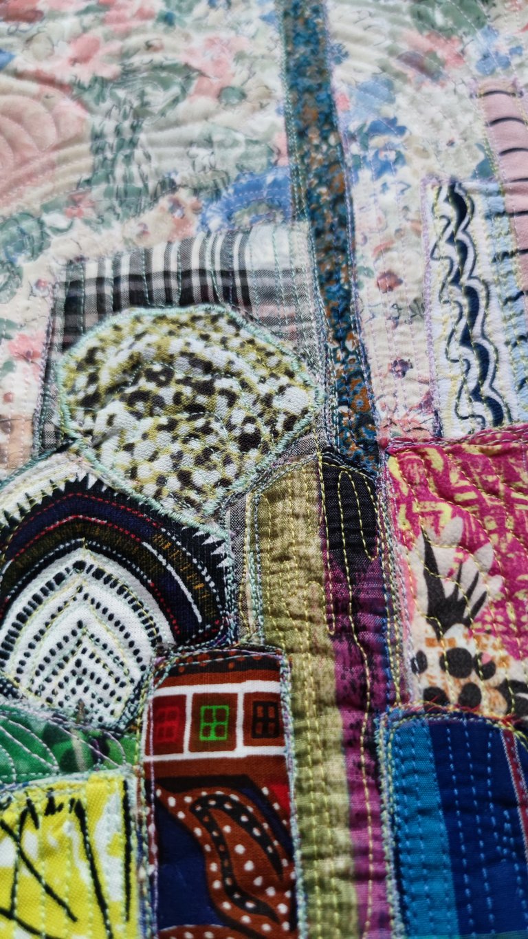 'In the Stone Jungle' - abstract modern art quilt, 44x26cm Image 8