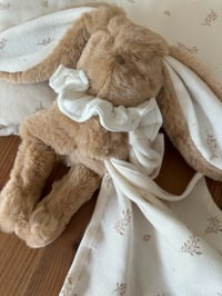 Image 3 of DOUDOU LAPIN MOTIF BRANCHE