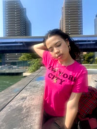 Image 2 of NEW YORK CITY tee Fuschia and Black 🩷🖤