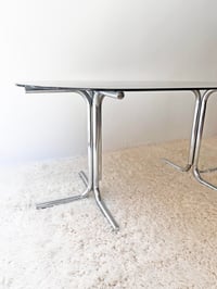 Image 5 of MESA VINTAGE DE CRISTAL AHUMADO, AÑOS 70