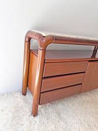 Image 7 of CÓMODA DE MADERA Y MÁRMOL, AÑOS 70