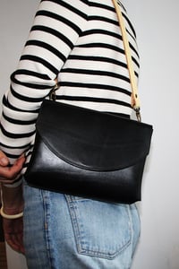 Image 3 of Julienne mini black / pastel yellow strap