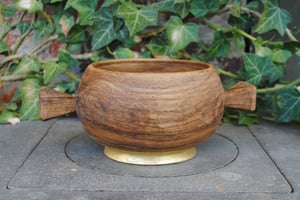 Image of large walnut quaich - grande tasse à whisky en noyer