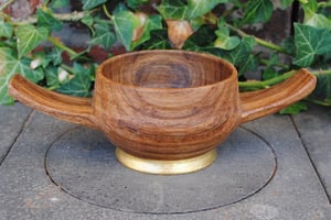 Image of walnut quaich - tasse à whisky en noyer