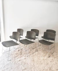Image 2 of SET DE SEIS SILLAS APILABLES STEELCASE, AÑOS 80