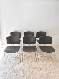 Image 4 of SET DE SEIS SILLAS APILABLES STEELCASE, AÑOS 80