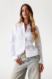 Image 2 of CAMISA BLANCA  CORTE SLIM GUESS
