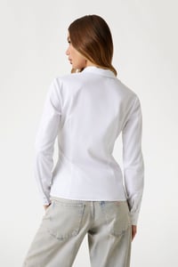 Image 3 of CAMISA BLANCA  CORTE SLIM GUESS