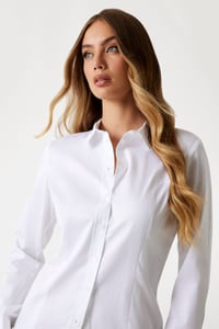 Image 4 of CAMISA BLANCA  CORTE SLIM GUESS