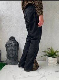 Image 2 of Rozszerzany Dark Jeans