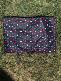 Steal Your Fade Golf Towel – Lightning Bolt | Magnetic Microfiber Waffle + Carabiner Clip 