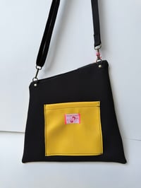 Image 3 of Retro Crossbody bag