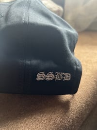 Image 2 of 6 Panel Curve Cap