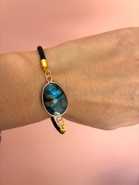 Image 2 of BRACELET LABRADORITE SUR CORDON