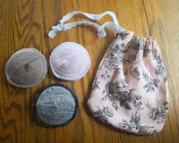 Image 1 of Linen Nursing Pad Set in Simple Variety