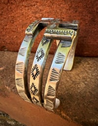 Image 5 of WL&A Handmade Old Style Heavy Ingot Whirling Log Crossroads Cuff - Size 7 to 7.5in Wrist