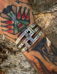 Image 4 of WL&A Handmade Old Style Heavy Ingot Whirling Log Crossroads Cuff - Size 7 to 7.5in Wrist