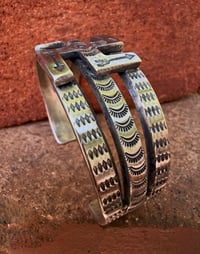 Image 5 of WL&A Handmade Old Style Heavy Ingot Whirling Log Four Arrows Cuff - Size 7 to 7.5in Wrist 