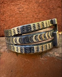 Image 6 of WL&A Handmade Old Style Heavy Ingot Whirling Log Four Arrows Cuff - Size 7 to 7.5in Wrist 