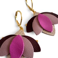 Image 3 of Boucles d'oreilles dormeuses, modèle AURORE, Bordeaux Rose 