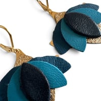 Image 3 of Boucles d'oreilles dormeuses, modèle AURORE, Bleu