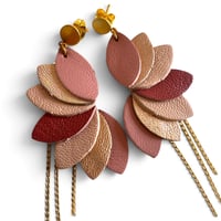 Image 3 of Boucles d'oreilles pendantes, modèle SALOMÉ, Nude 