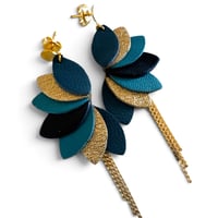 Image 1 of Boucles d'oreilles pendantes, modèle SALOMÉ, Bleu