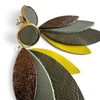Image 2 of Boucles d'oreilles , modèle MIA, Kaki