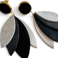 Image 2 of Boucles d'oreilles , modèle MIA, Noir