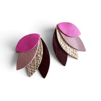 Image 1 of Boucles d'oreilles puces , modèle SALLY,  Bordeaux Rose 