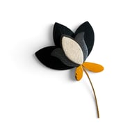 Image 1 of Broche Florale , modèle LOU,  Noir