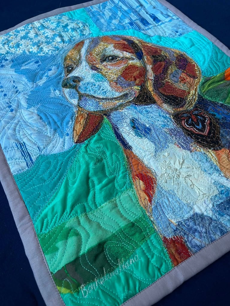 Peace — Original Beagle Art Quilt, Textile Dog Portrait, Pet Lover Wall Art, 45x36cm Image 3