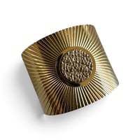 Image 4 of Bague striée , cuir, Or vieilli