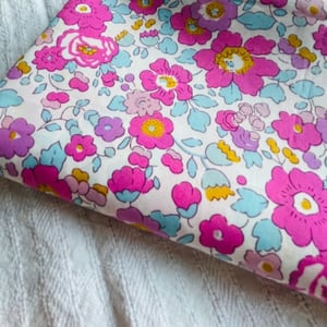 Image of  BETSY MAGIQUE    Priced by the 1/4 Metre  (£32.90/Metre)