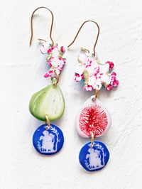Image 1 of ‘green tea figs, ruby red’ – wild fruits gold earring dangles