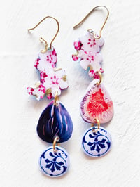 Image 1 of ‘dark violet figs’ – wild fruits gold earring dangles